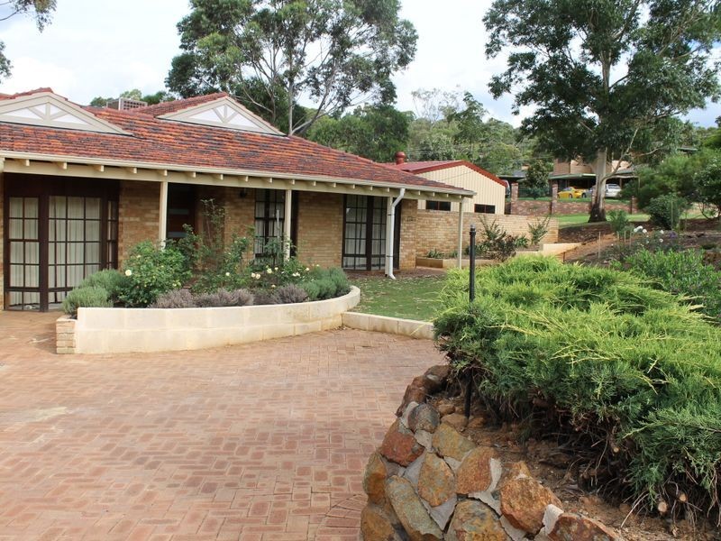 2 Gumnut Close, Maida Vale WA 6057