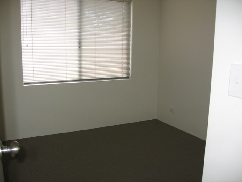 Unit 1/16 Hooson Way, Wilson WA 6107