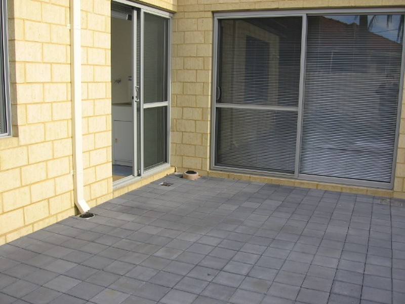 Unit 1/16 Hooson Way, Wilson WA 6107