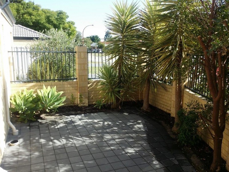 Unit 1/16 Hooson Way, Wilson WA 6107