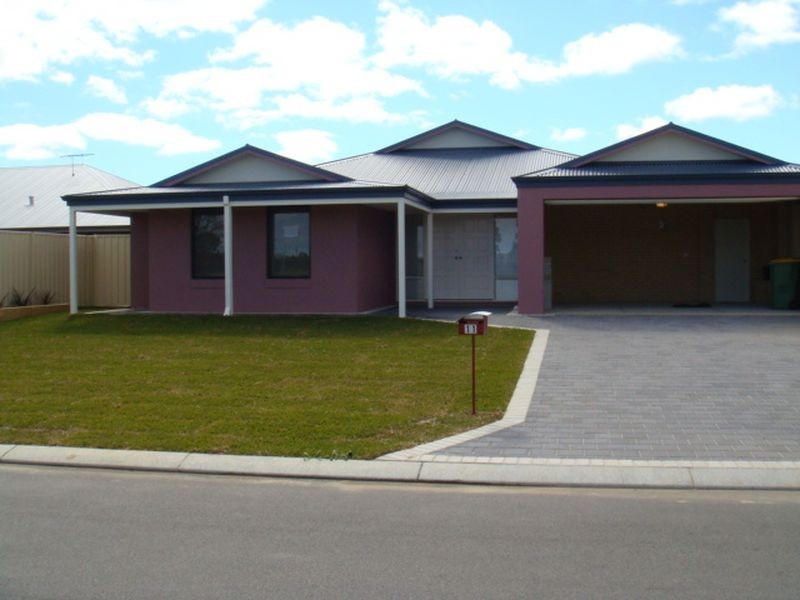 11 Extensa Road, Wattle Grove WA 6107