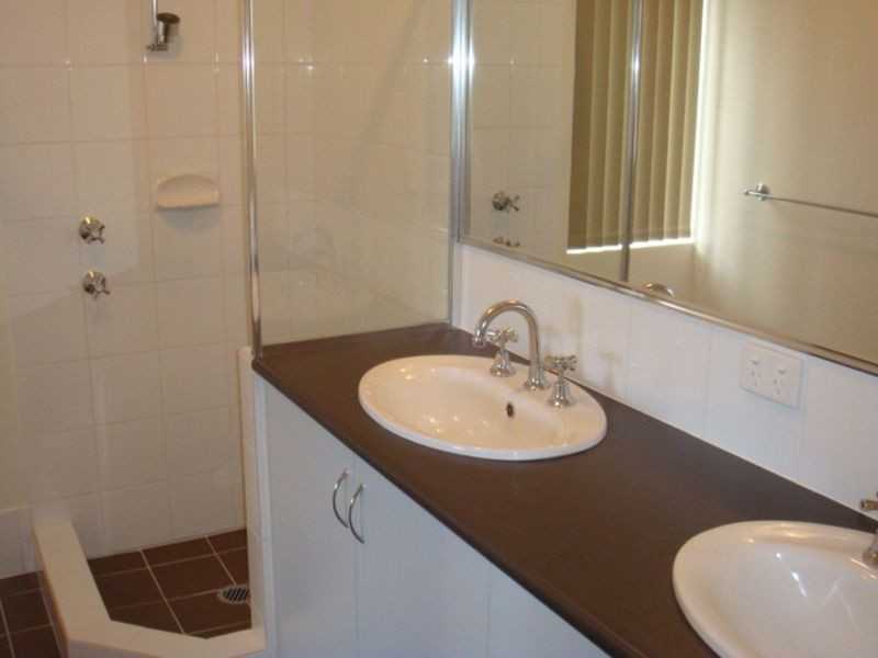 11 Extensa Road, Wattle Grove WA 6107