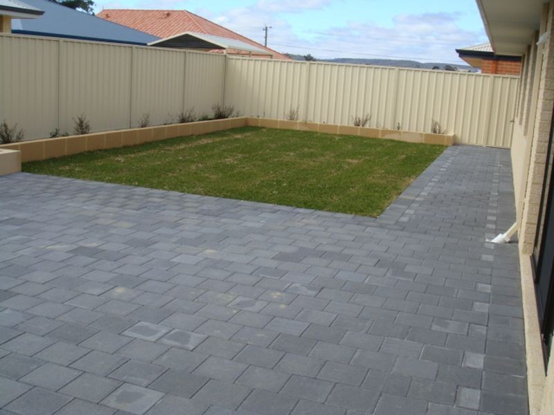 11 Extensa Road, Wattle Grove WA 6107