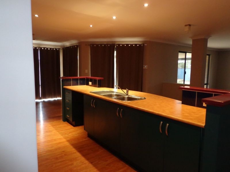 24 Buttercup Crescent, High Wycombe WA 6057