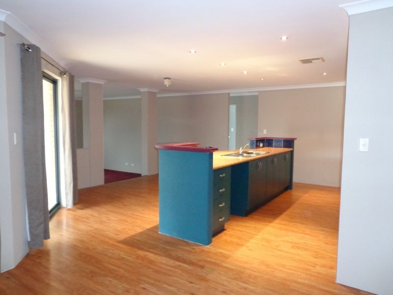24 Buttercup Crescent, High Wycombe WA 6057