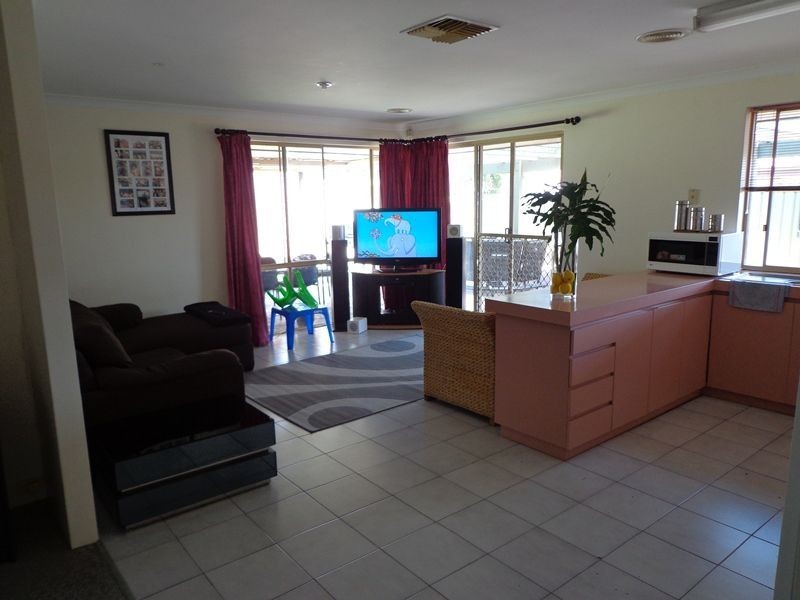 28 Wycombe Road, High Wycombe WA 6057