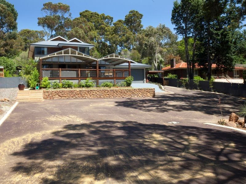 70 Mundaring Weir Road, Kalamunda WA 6076