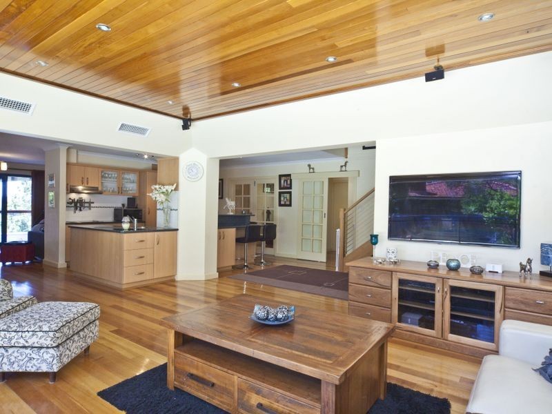 70 Mundaring Weir Road, Kalamunda WA 6076