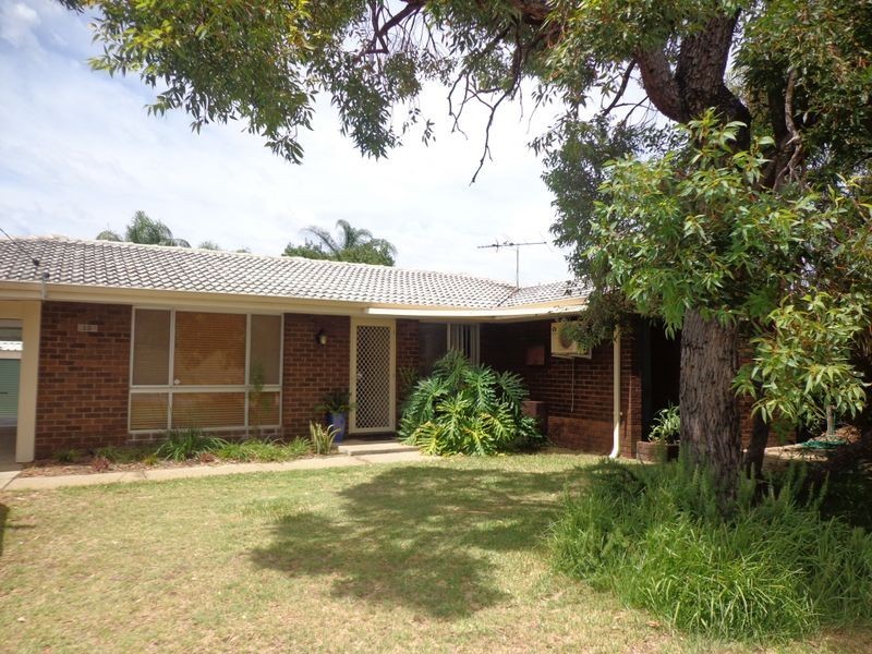 35 Pyrus Way, Forrestfield WA 6058