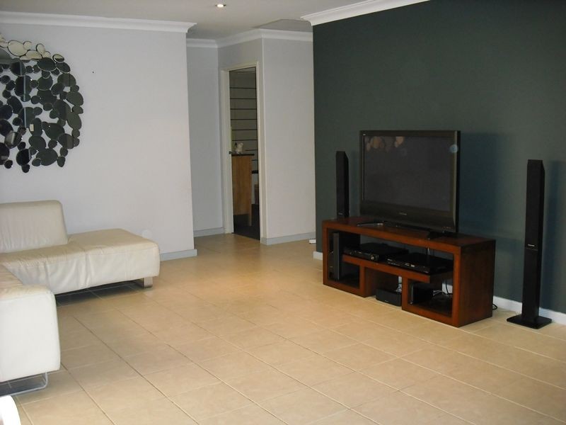 16 Petunia Street, Kalamunda WA 6076