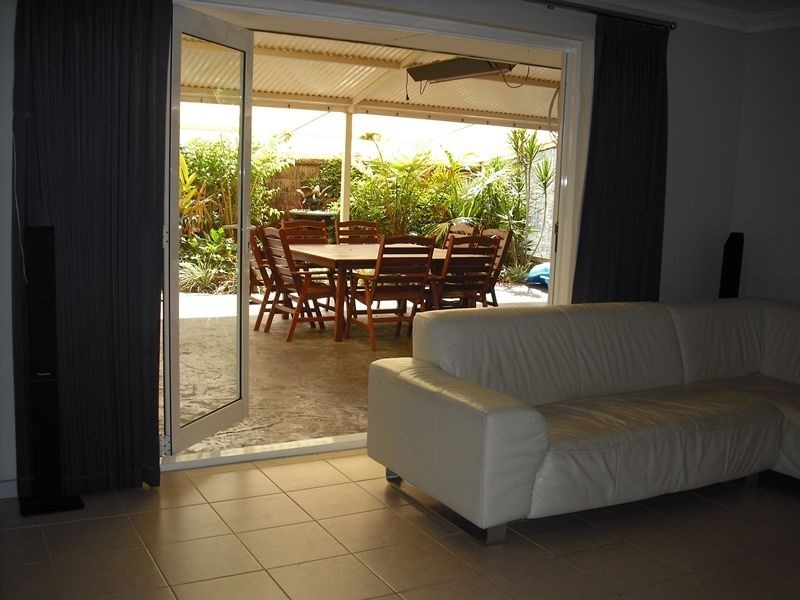 16 Petunia Street, Kalamunda WA 6076