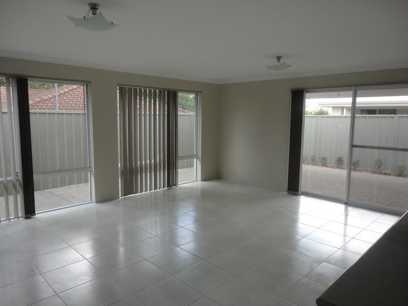 1/460 Kalamunda Road, High Wycombe WA 6057