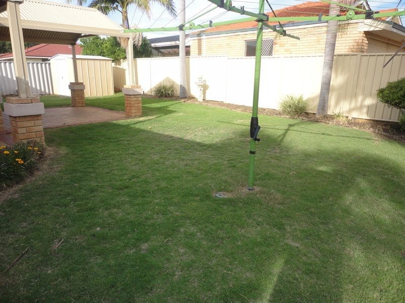 14 Pyrite Court, Forrestfield WA 6058