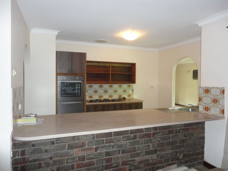 12 Wheelwright Rd, Lesmurdie WA 6076