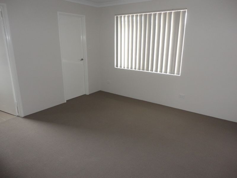 2/460 Kalamunda Road, High Wycombe WA 6057