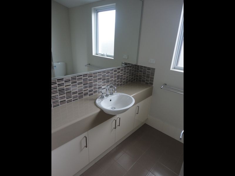 2/460 Kalamunda Road, High Wycombe WA 6057