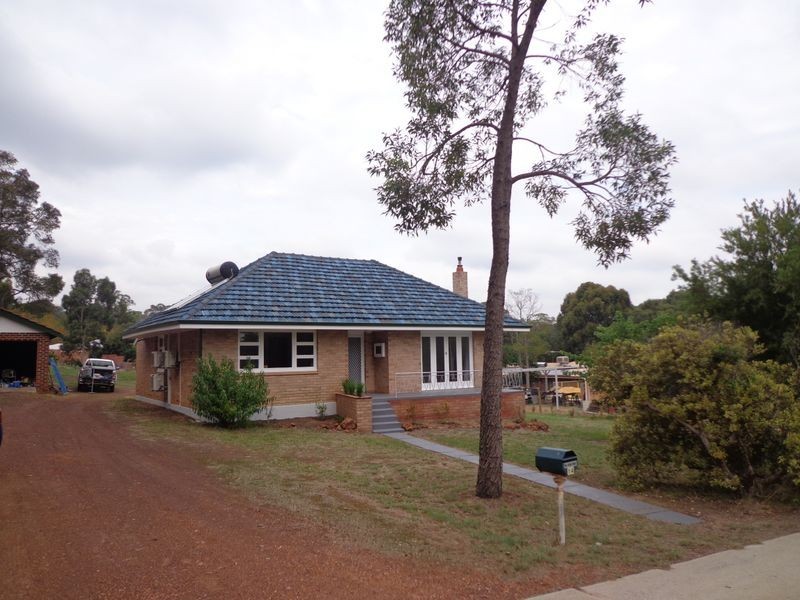 14 Lindsay Street, Kalamunda WA 6076