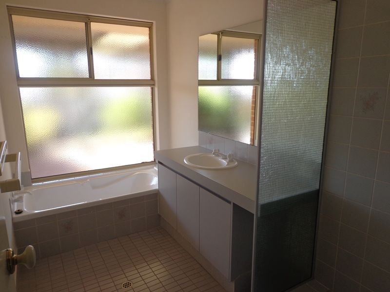 5 Wilkins Road, Kalamunda WA 6076