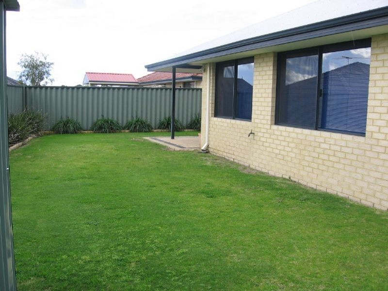 83 Foxton Boulevard, High Wycombe WA 6057