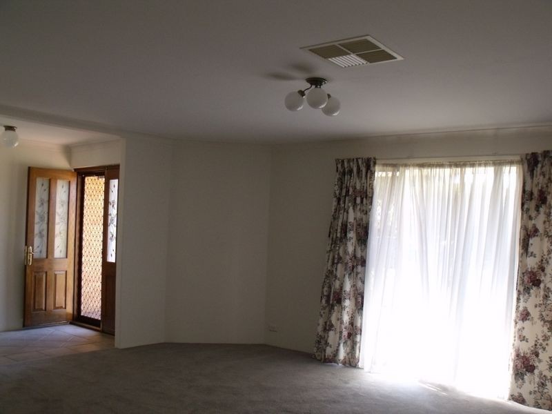 32 Palmer Crescent, High Wycombe WA 6057