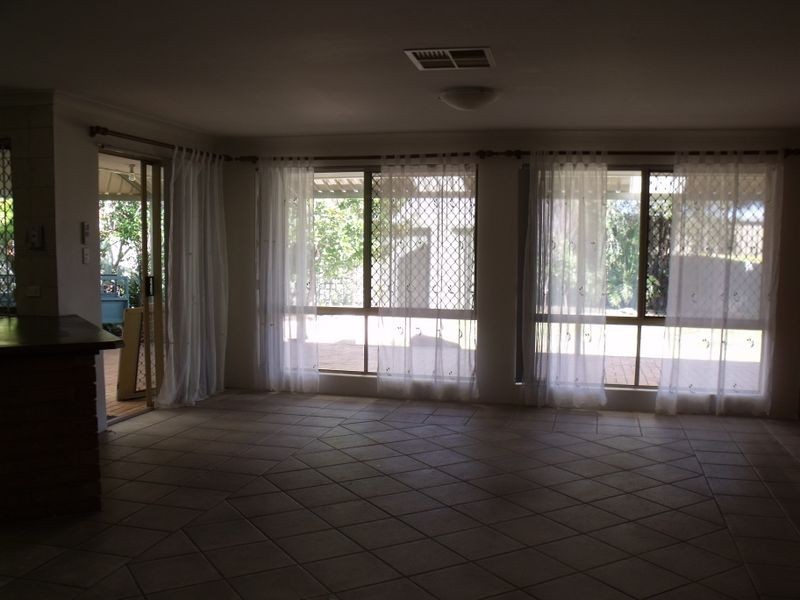 32 Palmer Crescent, High Wycombe WA 6057