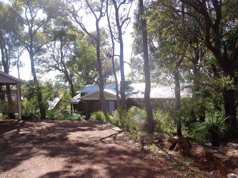 46 Chaucer Way, Kalamunda WA 6076