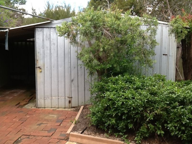5 Moira Avenue, Forrestfield WA 6058