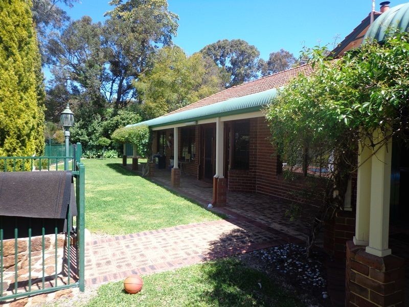 30 Valley Road, Kalamunda WA 6076