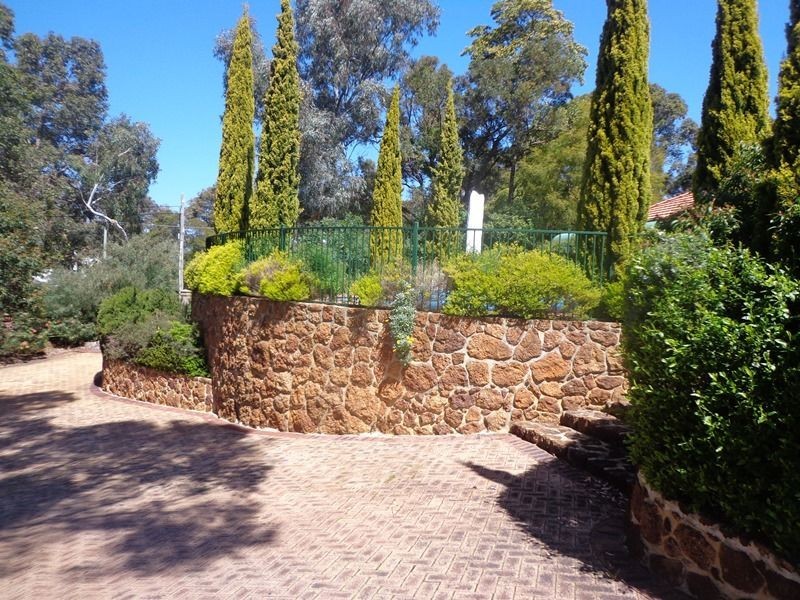 30 Valley Road, Kalamunda WA 6076