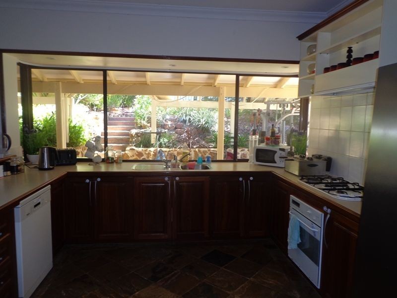 30 Valley Road, Kalamunda WA 6076