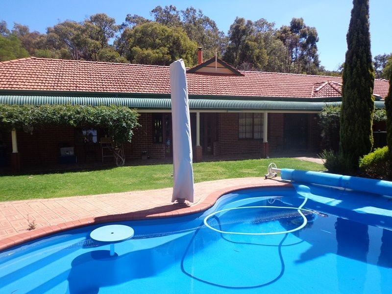 30 Valley Road, Kalamunda WA 6076