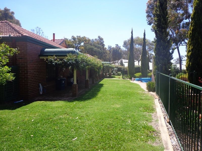 30 Valley Road, Kalamunda WA 6076