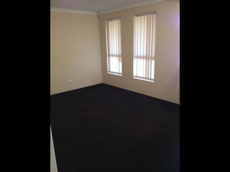 5 Copper Lane, Wattle Grove WA 6107