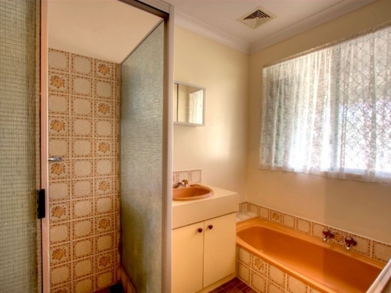 39 Agincourt Drive, Forrestfield WA 6058