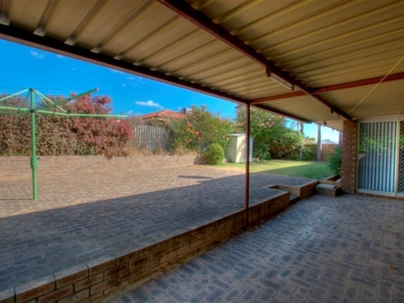 39 Agincourt Drive, Forrestfield WA 6058