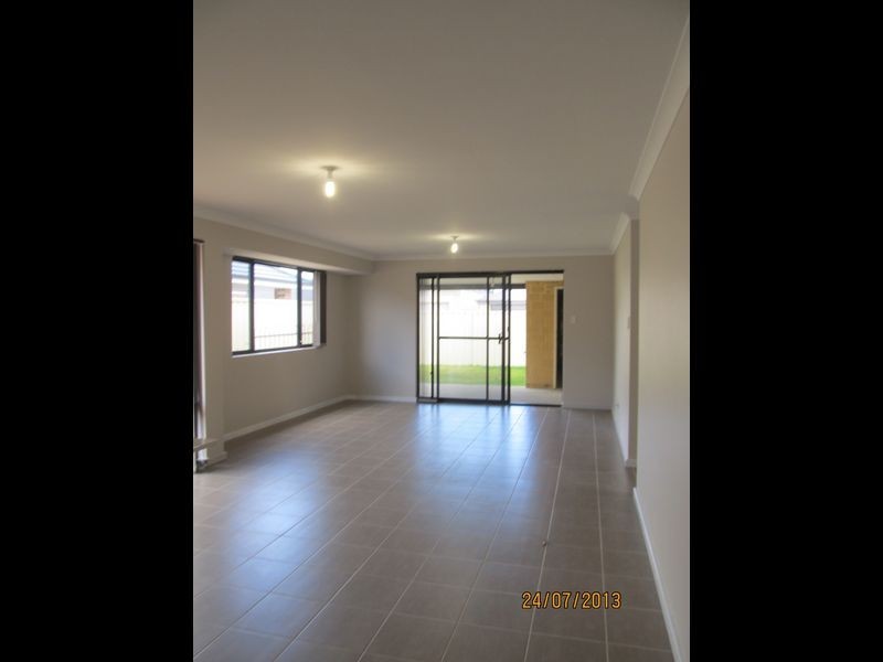 6 Korad  Terrace, Forrestfield WA 6058