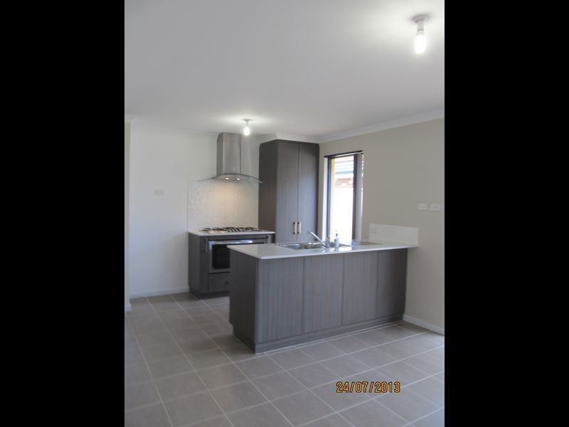 6 Korad  Terrace, Forrestfield WA 6058