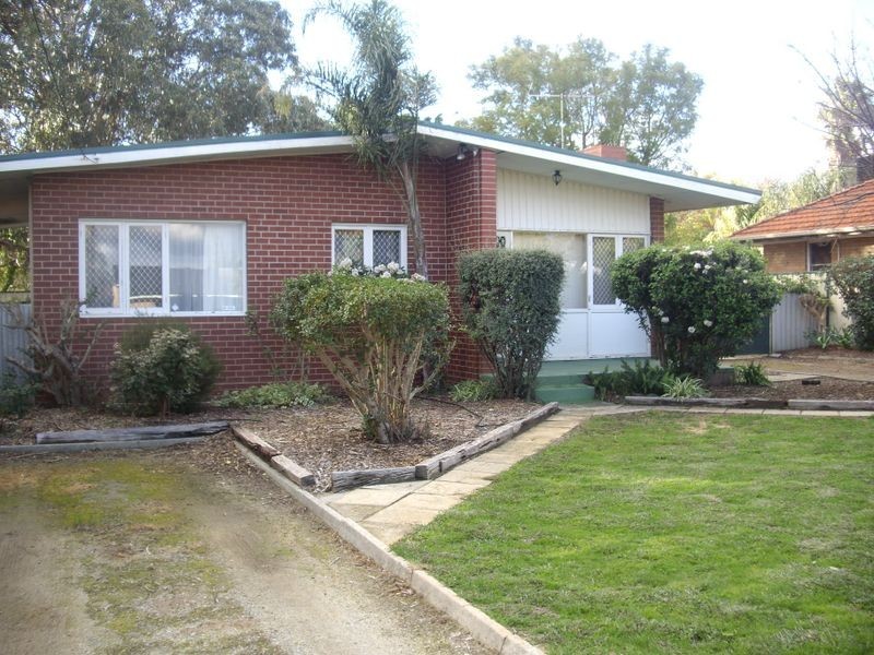 3 York Street, Forrestfield WA 6058