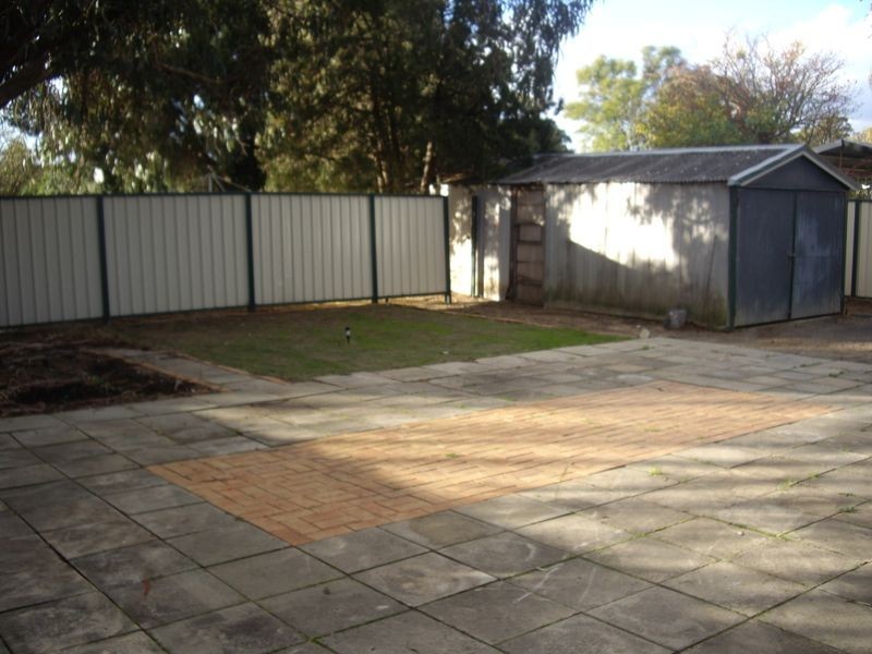 3 York Street, Forrestfield WA 6058