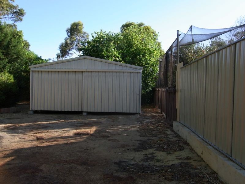 8 Chislehurst Road, Lesmurdie WA 6076