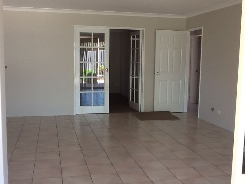 8 Citrine Gardens, Forrestfield WA 6058