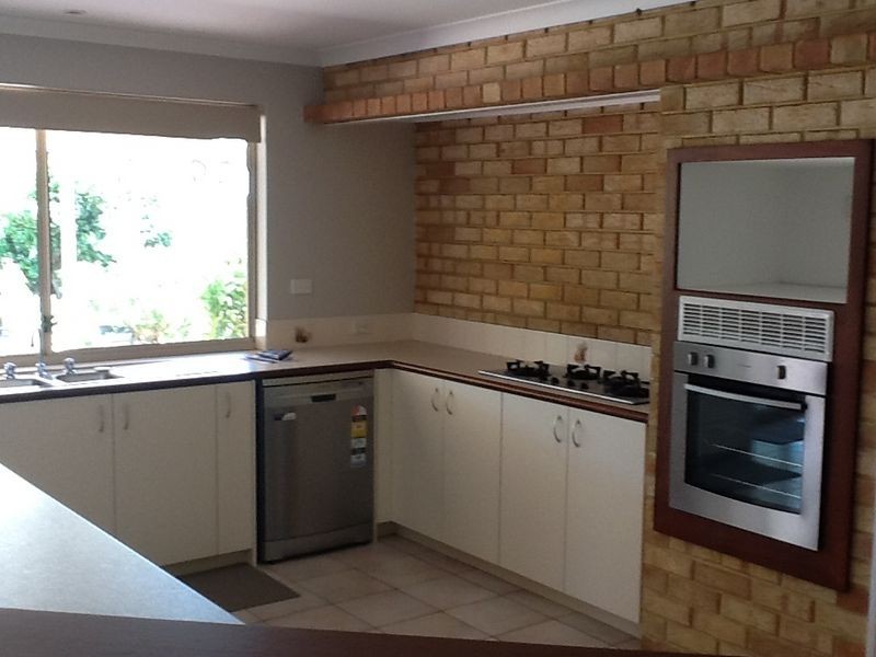 8 Citrine Gardens, Forrestfield WA 6058