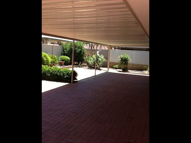 8 Citrine Gardens, Forrestfield WA 6058