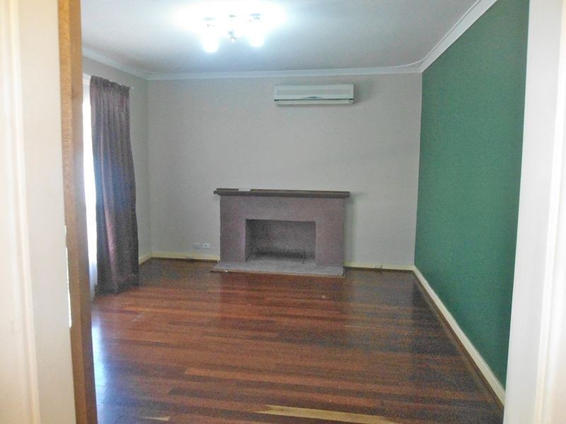 4 Gordon Street, Maida Vale WA 6057