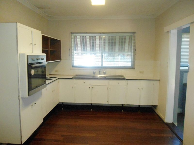 4 Gordon Street, Maida Vale WA 6057