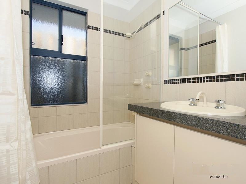 7 Clover Way, Ellenbrook WA 6069