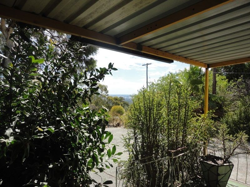 2 Melaleuca Road, Lesmurdie WA 6076