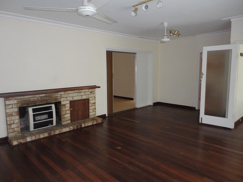 2 Melaleuca Road, Lesmurdie WA 6076