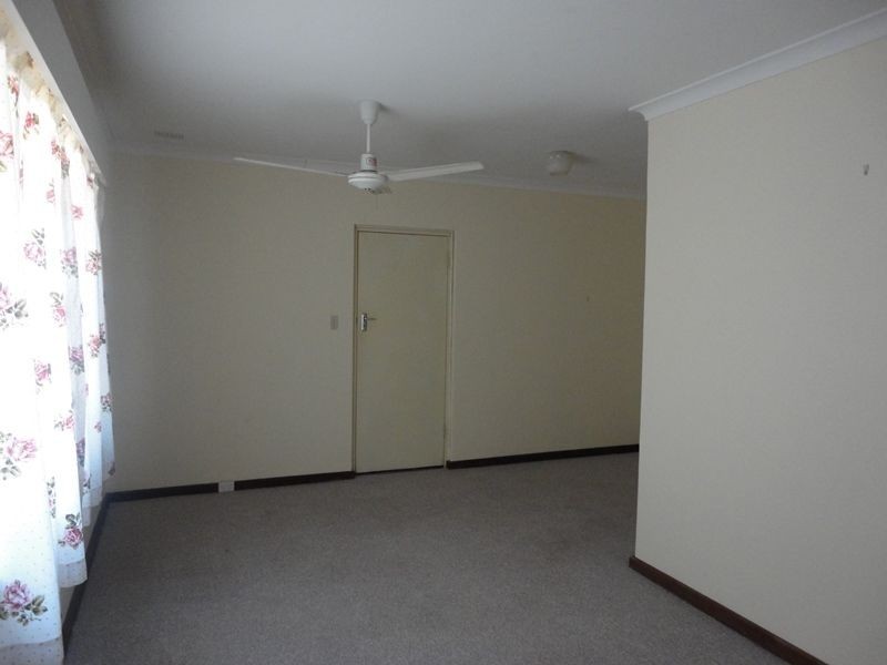 2 Melaleuca Road, Lesmurdie WA 6076