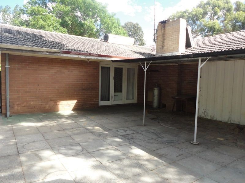 2 Melaleuca Road, Lesmurdie WA 6076